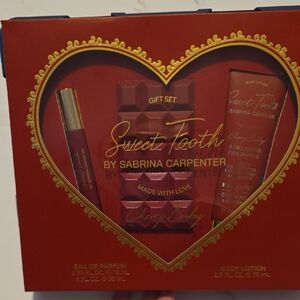 Sweet Tooth Gift Set by Sabrina Carpenter